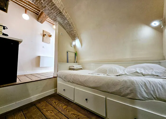 La Studette Bain - Au Coeur Du Vieil Apartamento Antibes